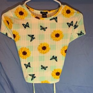 New with tags rue 21 floral shirt